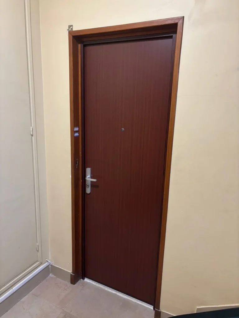 Remplacement porte d'entrée Marseille menuiserie