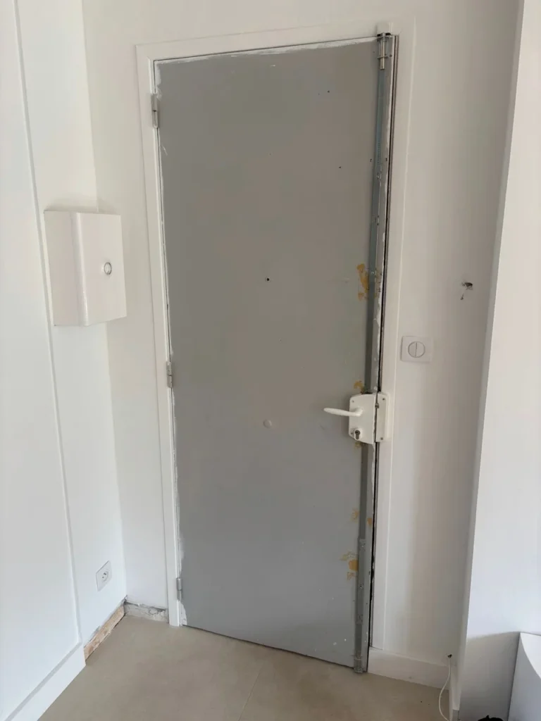 Remplacement porte d'entrée Marseille menuiserie